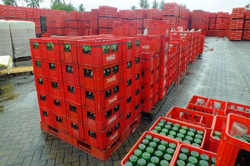 heavy-plastic-pallets-warehouse-storage heavy-plastic-pallets-warehouse-storage